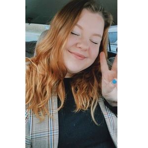 Meet your Posher, Emily